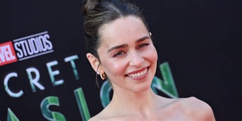 Secret Invasion: Emilia Clarke Removed Phone SIM Card to。